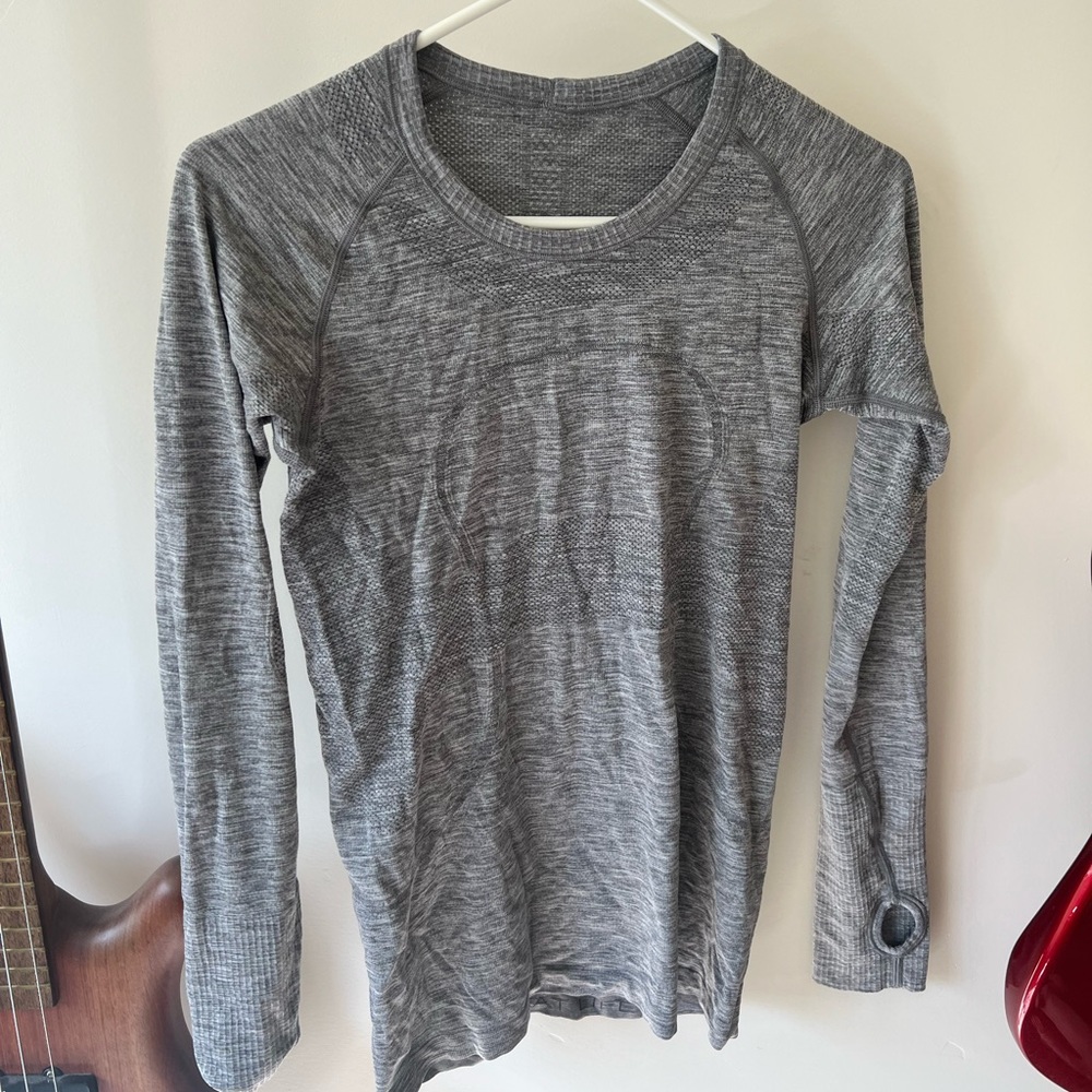 Womens Lululemon Swiftly Long Sleeve Tee size 6